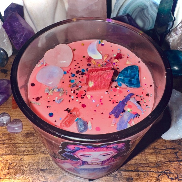 Libra ♎️ Crystal Candle - Picture 7 of 10
